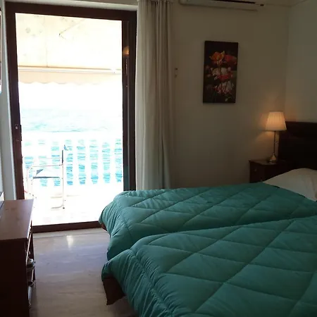 Pensión Antonios Akráta