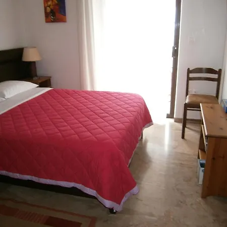 Antonios 4* Akráta