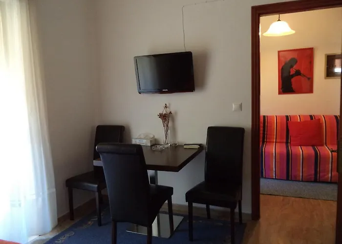 Antonios Pensión Akráta